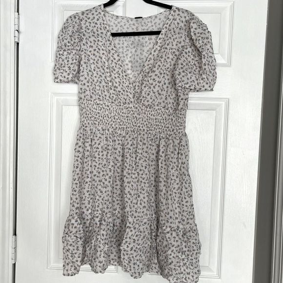 wild fable Dresses & Skirts - Wild Fable White Dress Large Mini Granny Floral Boho Women Short Sleeve Flowy